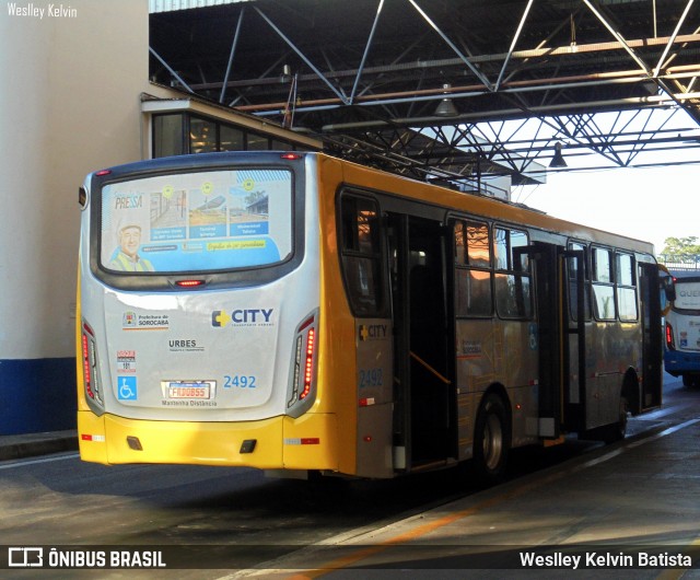 City Transporte Urbano Intermodal Sorocaba 2492 na cidade de Sorocaba, São Paulo, Brasil, por Weslley Kelvin Batista. ID da foto: 12094795.