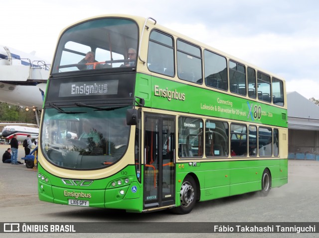 Ensignbus Company 130 na cidade de Weybridge, Surrey, Inglaterra, por Fábio Takahashi Tanniguchi. ID da foto: 12096503.