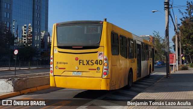 Buses Omega 6025 na cidade de Las Condes, Santiago, Metropolitana de Santiago, Chile, por Benjamín Tomás Lazo Acuña. ID da foto: 12095970.