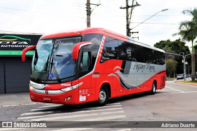 Empresa de Ônibus Pássaro Marron 5928 na cidade de Guaratinguetá, São Paulo, Brasil, por Adriano Duarte. ID da foto: 12095151.
