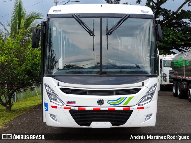 Autobuses sin identificación - Costa Rica 00 na cidade de La Uruca, San José, San José, Costa Rica, por Andrés Martínez Rodríguez. ID da foto: 12099192.