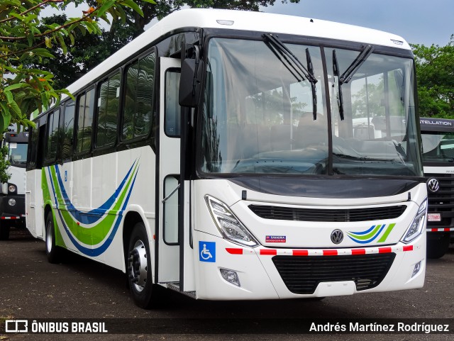 Autobuses sin identificación - Costa Rica 00 na cidade de La Uruca, San José, San José, Costa Rica, por Andrés Martínez Rodríguez. ID da foto: 12099169.