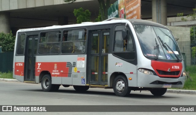 Pêssego Transportes 4 7614 na cidade de São Paulo, São Paulo, Brasil, por Cle Giraldi. ID da foto: 12097417.