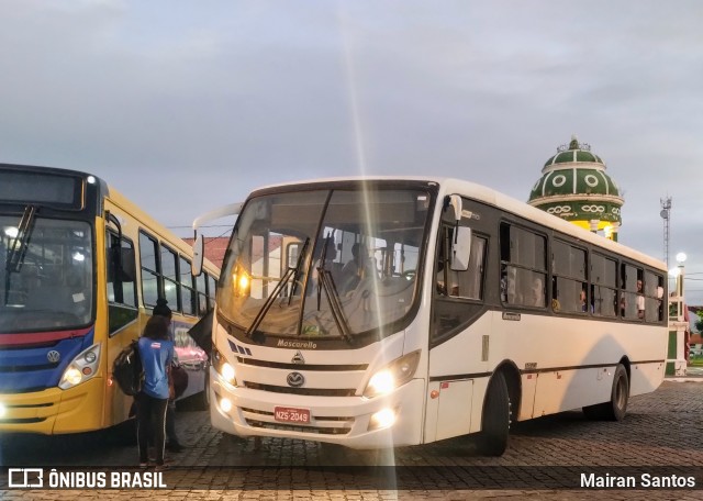 Ônibus Particulares  na cidade de Maragogipe, Bahia, Brasil, por Mairan Santos. ID da foto: 12097361.