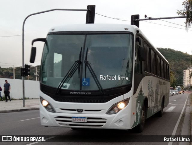 Ônibus Particulares 00 na cidade de Niterói, Rio de Janeiro, Brasil, por Rafael Lima. ID da foto: 12097388.