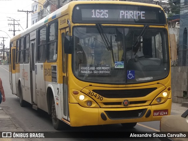 Plataforma Transportes 30430 na cidade de Salvador, Bahia, Brasil, por Alexandre Souza Carvalho. ID da foto: 12103130.