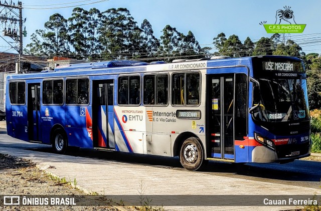 Empresa de Ônibus Vila Galvão 30.704 na cidade de Guarulhos, São Paulo, Brasil, por Cauan Ferreira. ID da foto: 12102304.