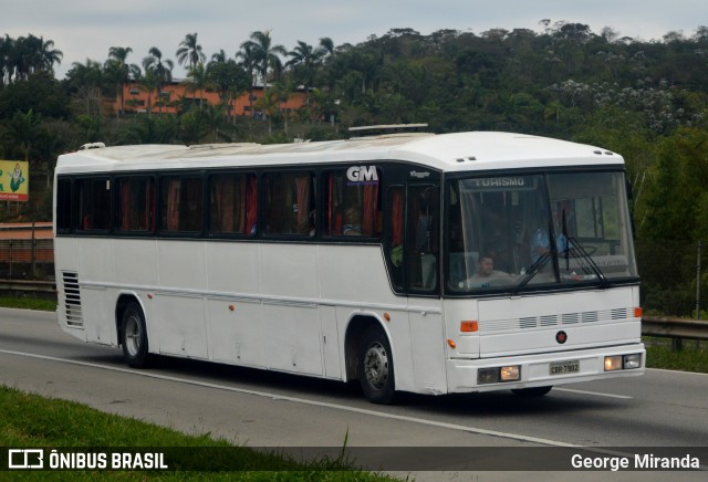 Ônibus Particulares 7982 na cidade de Santa Isabel, São Paulo, Brasil, por George Miranda. ID da foto: 12105926.