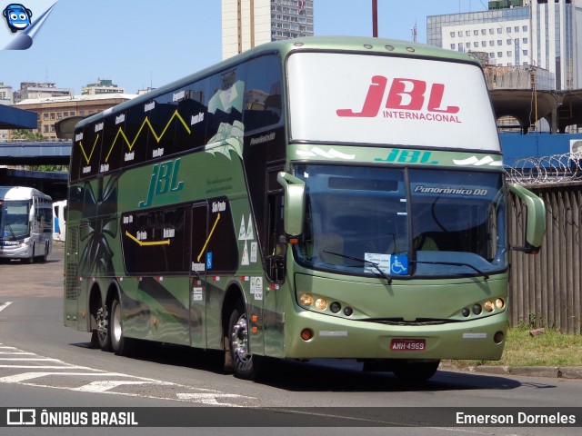 JBL Turismo 5500 na cidade de Porto Alegre, Rio Grande do Sul, Brasil, por Emerson Dorneles. ID da foto: 12106984.