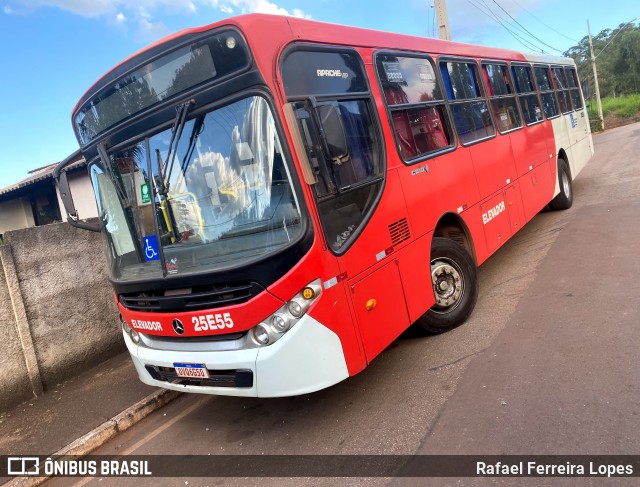 Companhia Coordenadas de Transportes 25E55 na cidade de Itatiaiuçu, Minas Gerais, Brasil, por Rafael Ferreira Lopes. ID da foto: 12066511.
