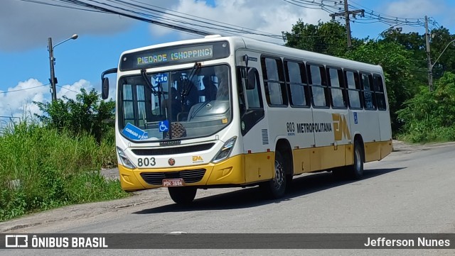 Empresa Metropolitana 803 na cidade de Recife, Pernambuco, Brasil, por Jefferson Nunes. ID da foto: 12068033.