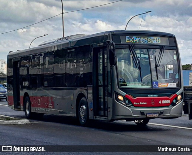Express Transportes Urbanos Ltda 4 8069 na cidade de São Paulo, São Paulo, Brasil, por Matheus Costa. ID da foto: 12066635.