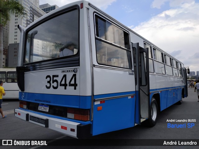 Ônibus Particulares 3544 na cidade de Barueri, São Paulo, Brasil, por André Leandro. ID da foto: 12066977.