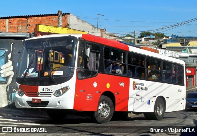 Pêssego Transportes 4 7573 na cidade de São Paulo, São Paulo, Brasil, por Bruno - ViajanteFLA. ID da foto: 12067481.