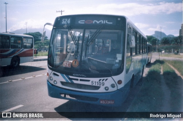 Transportes Amigos Unidos 51109 na cidade de Rio de Janeiro, Rio de Janeiro, Brasil, por Rodrigo Miguel. ID da foto: 12066758.