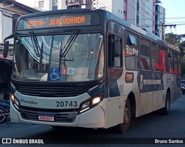 SM Transportes 20743 na cidade de Belo Horizonte, Minas Gerais, Brasil, por Bruno Santos. ID da foto: 12109296.