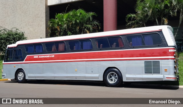 Ônibus Particulares 6500 na cidade de Apucarana, Paraná, Brasil, por Emanoel Diego.. ID da foto: 12110274.