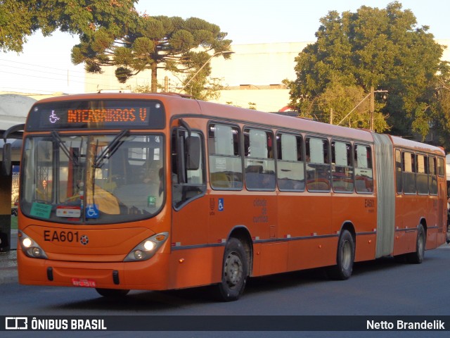 Auto Viação São José dos Pinhais EA601 na cidade de Curitiba, Paraná, Brasil, por Netto Brandelik. ID da foto: 12111409.