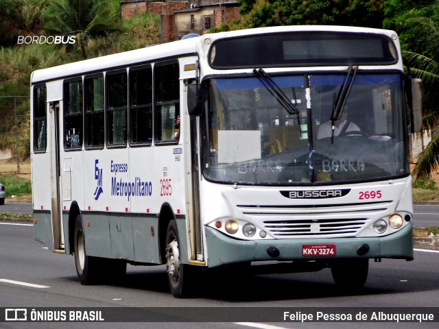 Expresso Metropolitano Transportes 2695 na cidade de Salvador, Bahia, Brasil, por Felipe Pessoa de Albuquerque. ID da foto: 12118345.