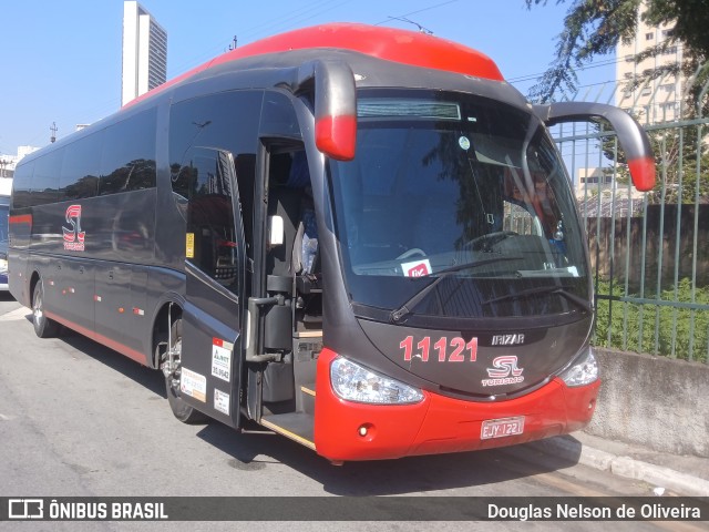 SL Bus - SL Turismo 11121 na cidade de Osasco, São Paulo, Brasil, por Douglas Nelson de Oliveira. ID da foto: 12119499.