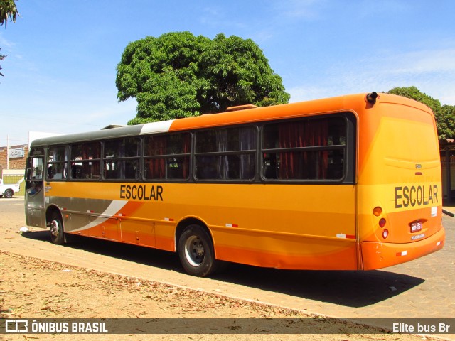 Escolares 8751 na cidade de Abadiânia, Goiás, Brasil, por Elite bus Br. ID da foto: 12122140.