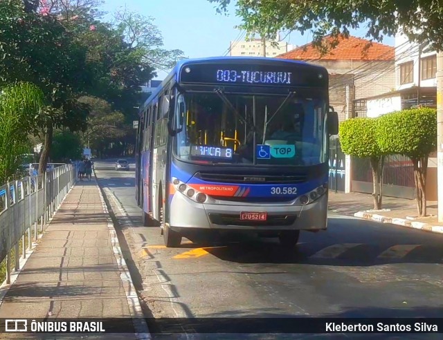 Empresa de Ônibus Vila Galvão 30.582 na cidade de Guarulhos, São Paulo, Brasil, por Kleberton Santos Silva. ID da foto: 12068878.
