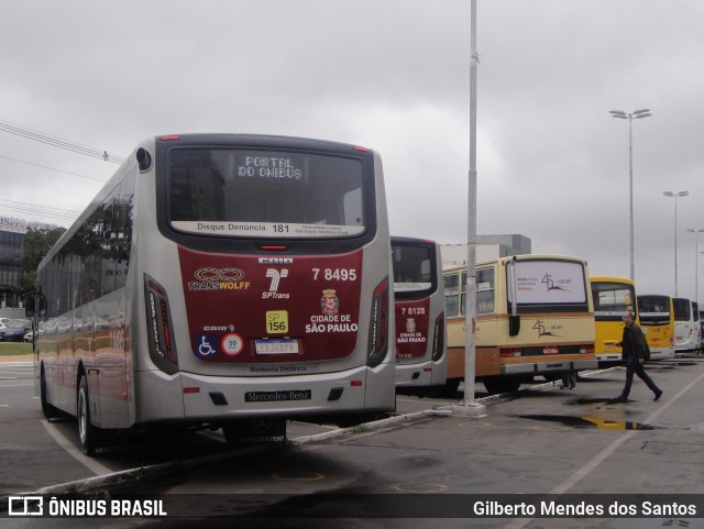 Transwolff Transportes e Turismo 7 8495 na cidade de Barueri, São Paulo, Brasil, por Gilberto Mendes dos Santos. ID da foto: 12068219.