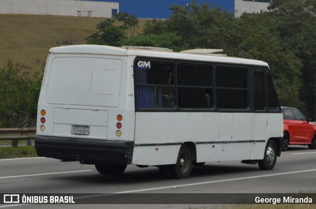 Ônibus Particulares 8307 na cidade de Santa Isabel, São Paulo, Brasil, por George Miranda. ID da foto: 12070290.
