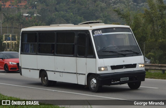 Ônibus Particulares 8307 na cidade de Santa Isabel, São Paulo, Brasil, por George Miranda. ID da foto: 12070285.