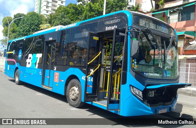 BRT Salvador 40014 na cidade de Salvador, Bahia, Brasil, por Matheus Calhau. ID da foto: 12069246.