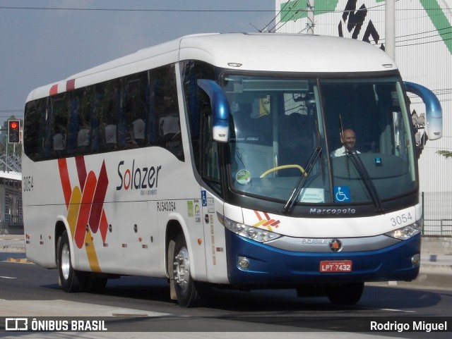 Solazer Transportes e Turismo 3054 na cidade de Rio de Janeiro, Rio de Janeiro, Brasil, por Rodrigo Miguel. ID da foto: 12069949.