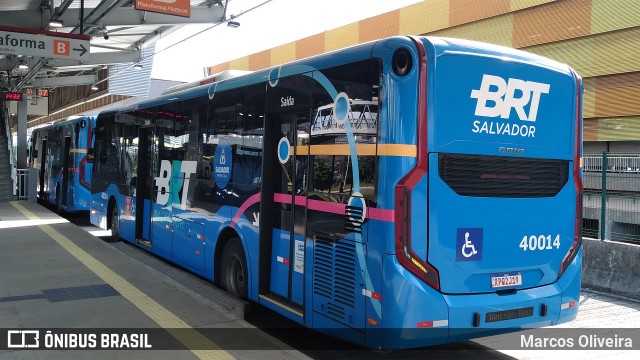 BRT Salvador 40014 na cidade de Salvador, Bahia, Brasil, por Marcos Oliveira. ID da foto: 12068245.
