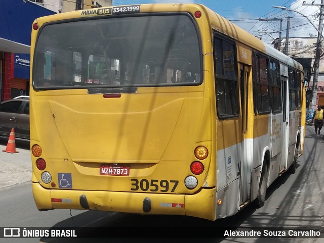 Plataforma Transportes 30597 na cidade de Salvador, Bahia, Brasil, por Alexandre Souza Carvalho. ID da foto: 12069289.