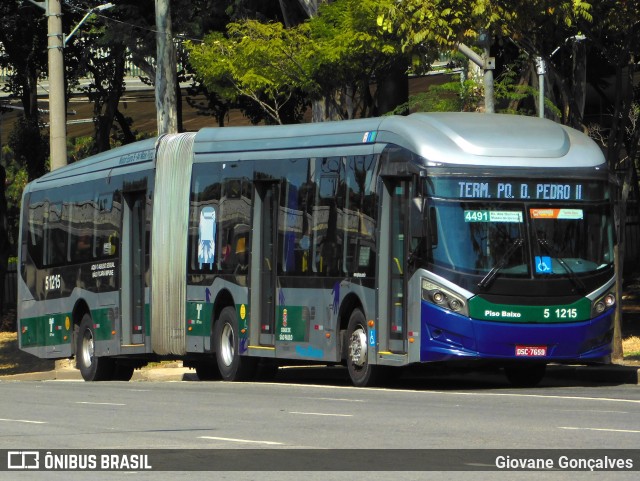 Via Sudeste Transportes S.A. 5 1215 na cidade de São Paulo, São Paulo, Brasil, por Giovane Gonçalves. ID da foto: 12068576.