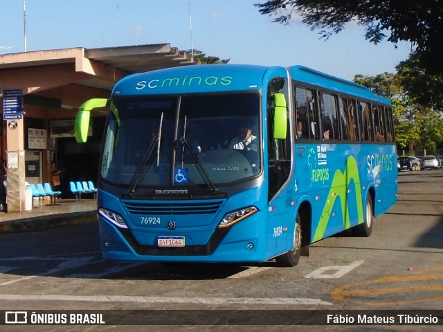 SC Minas Transportes 76924 na cidade de Três Corações, Minas Gerais, Brasil, por Fábio Mateus Tibúrcio. ID da foto: 12068380.