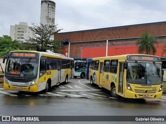 Viação Sorriso de Minas 4528 na cidade de Uberlândia, Minas Gerais, Brasil, por Gabriel Oliveira. ID da foto: 12070690.