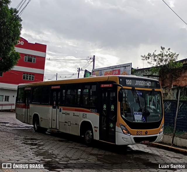 Empresa Metropolitana 831 na cidade de Jaboatão dos Guararapes, Pernambuco, Brasil, por Luan Santos. ID da foto: 12068479.