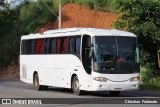 Ônibus Particulares 2129 na cidade de Coimbra, Minas Gerais, Brasil, por Christian  Fortunato. ID da foto: :id.