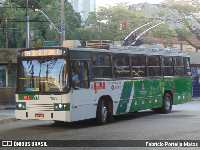 Next Mobilidade - ABC Sistema de Transporte 7051 na cidade de Santo André, São Paulo, Brasil, por Fabrício Portella Matos. ID da foto: 12072274.