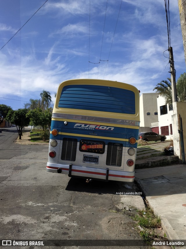 Ônibus Particulares 5049 na cidade de Limeira, São Paulo, Brasil, por André Leandro. ID da foto: 12071789.