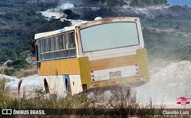 Ônibus Particulares 320 na cidade de São Thomé das Letras, Minas Gerais, Brasil, por Claudio Luiz. ID da foto: 12074043.