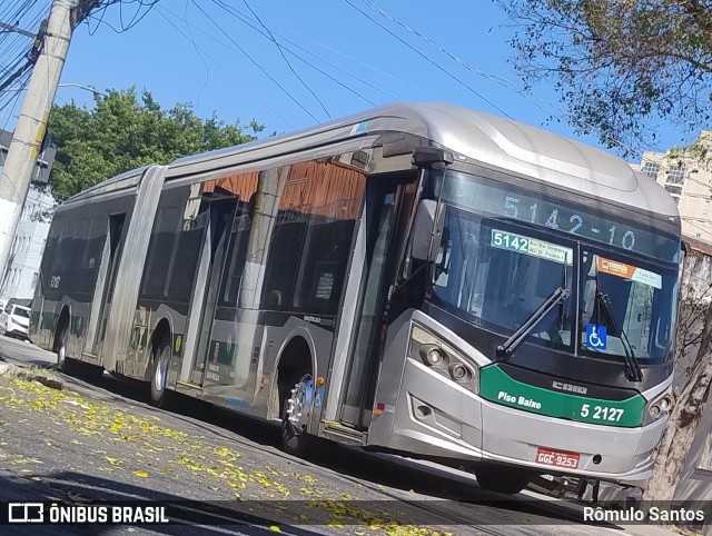 Via Sudeste Transportes S.A. 5 2127 na cidade de São Paulo, São Paulo, Brasil, por Rômulo Santos. ID da foto: 12074449.