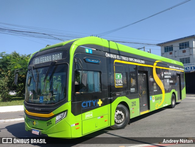 City Transporte Urbano Intermodal - Guarujá 292 na cidade de Guarujá, São Paulo, Brasil, por Andrey Natan. ID da foto: 12075725.