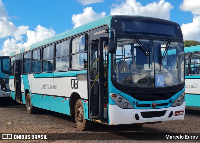 UTB - União Transporte Brasília 4620 na cidade de Brasília, Distrito Federal, Brasil, por Marcelo Euros. ID da foto: 12075281.
