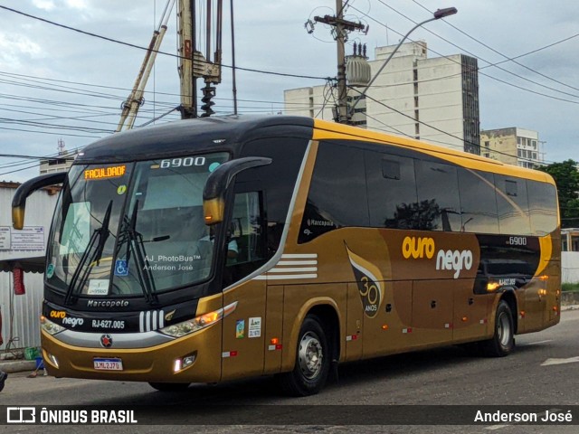 Ouro Negro Transportes e Turismo 6900 na cidade de Niterói, Rio de Janeiro, Brasil, por Anderson José. ID da foto: 12075699.