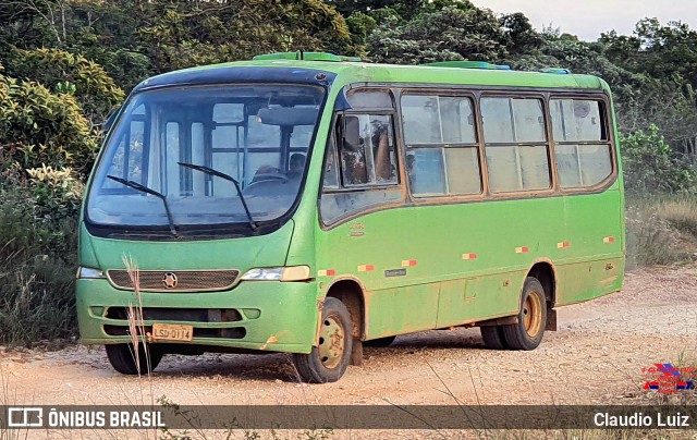 Ônibus Particulares LSD0114 na cidade de São Thomé das Letras, Minas Gerais, Brasil, por Claudio Luiz. ID da foto: 12074050.