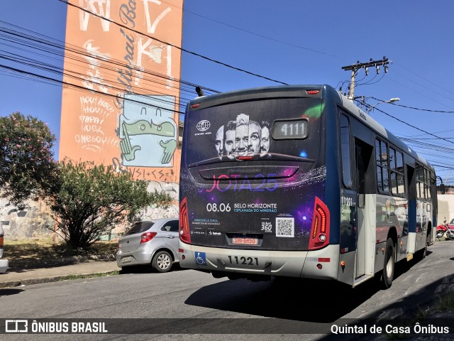 Via BH Coletivos 11221 na cidade de Belo Horizonte, Minas Gerais, Brasil, por Quintal de Casa Ônibus. ID da foto: 12073162.