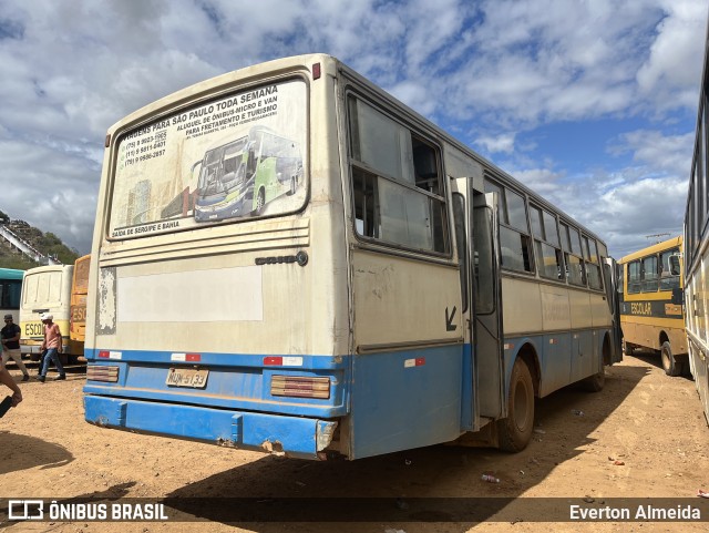 Ônibus Particulares MUM5133 na cidade de Sítio do Quinto, Bahia, Brasil, por Everton Almeida. ID da foto: 12074735.