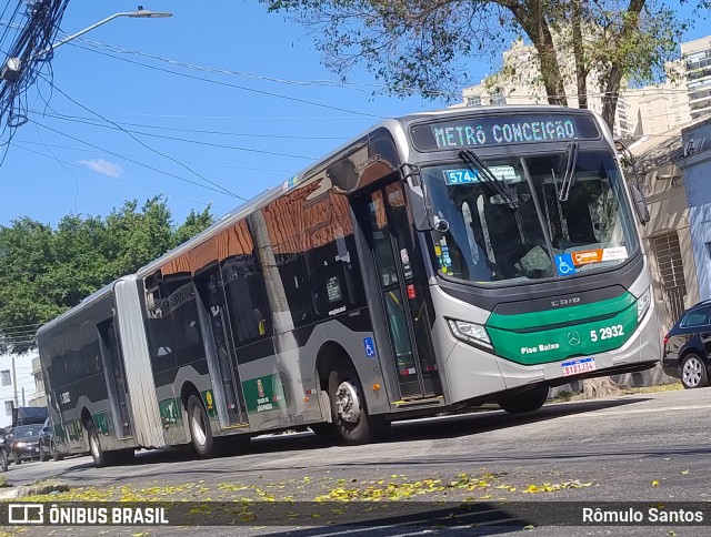 Via Sudeste Transportes S.A. 5 2932 na cidade de São Paulo, São Paulo, Brasil, por Rômulo Santos. ID da foto: 12074436.