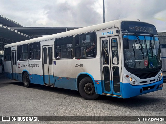 Expresso Metropolitano Transportes 2540 na cidade de Salvador, Bahia, Brasil, por Silas Azevedo. ID da foto: 12074438.